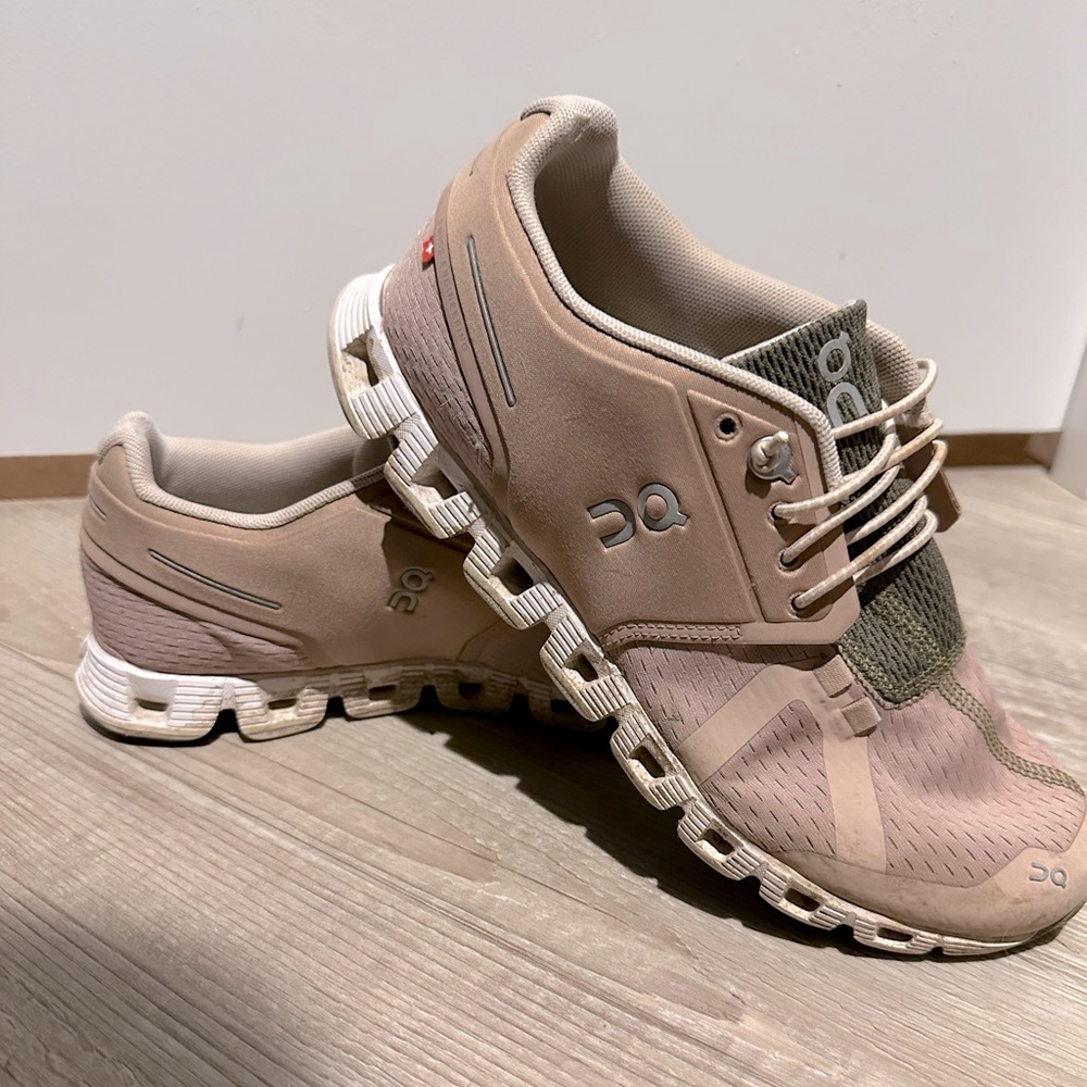 ON Cloud - Cloud 5 Waterproof Running Shoe (Women)